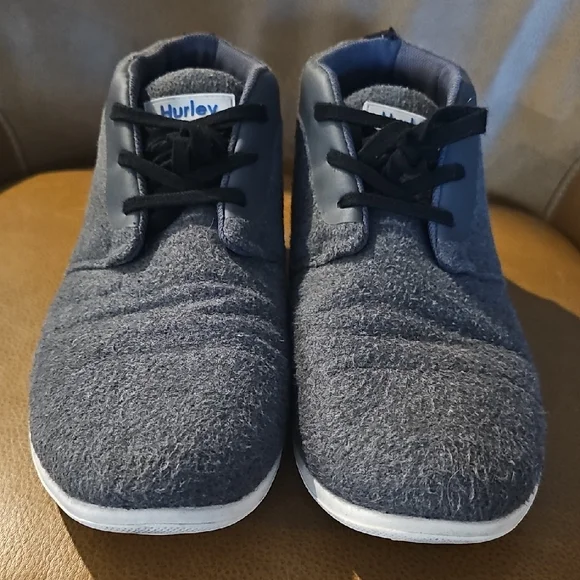 Hurley Gray and Black Chukka Boots Sleek Modern Design - Picture 2 of 6